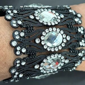Vintage -style filigree stretch cuff bracelet.